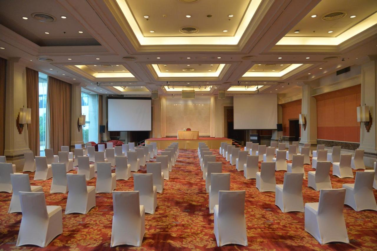Rama Gardens Hotel Bangkok - SHA Plus Certified Bagian luar foto