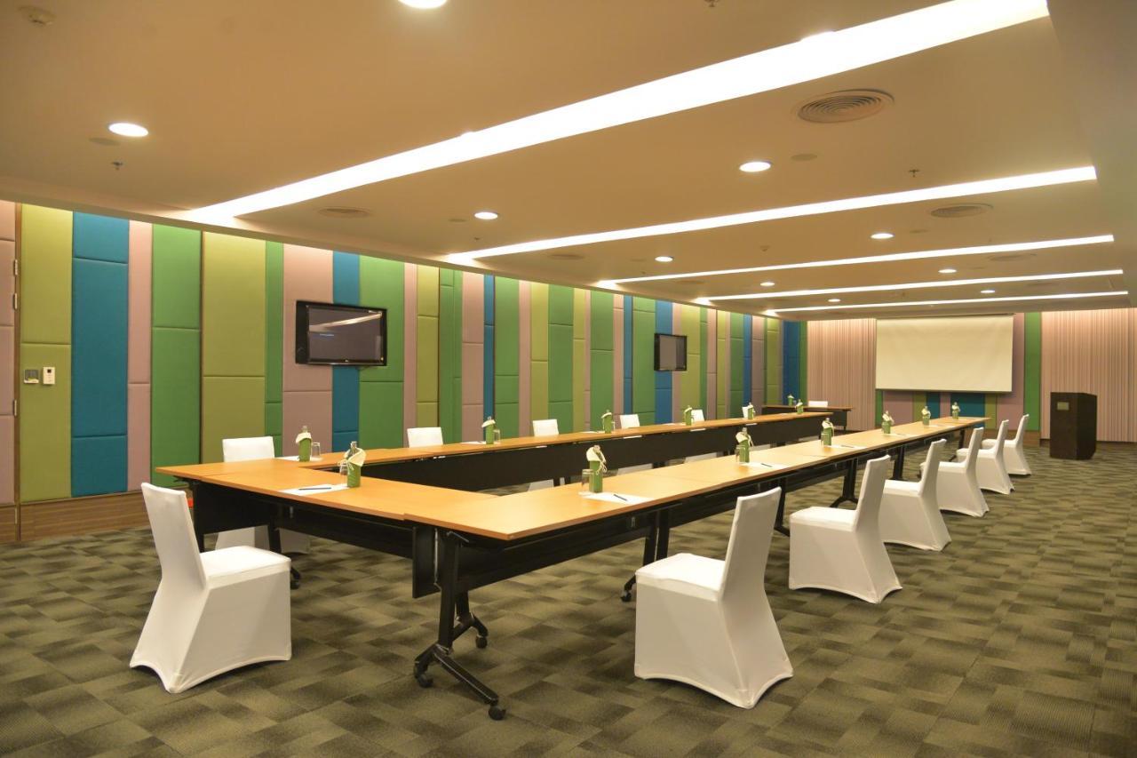 Rama Gardens Hotel Bangkok - SHA Plus Certified Bagian luar foto
