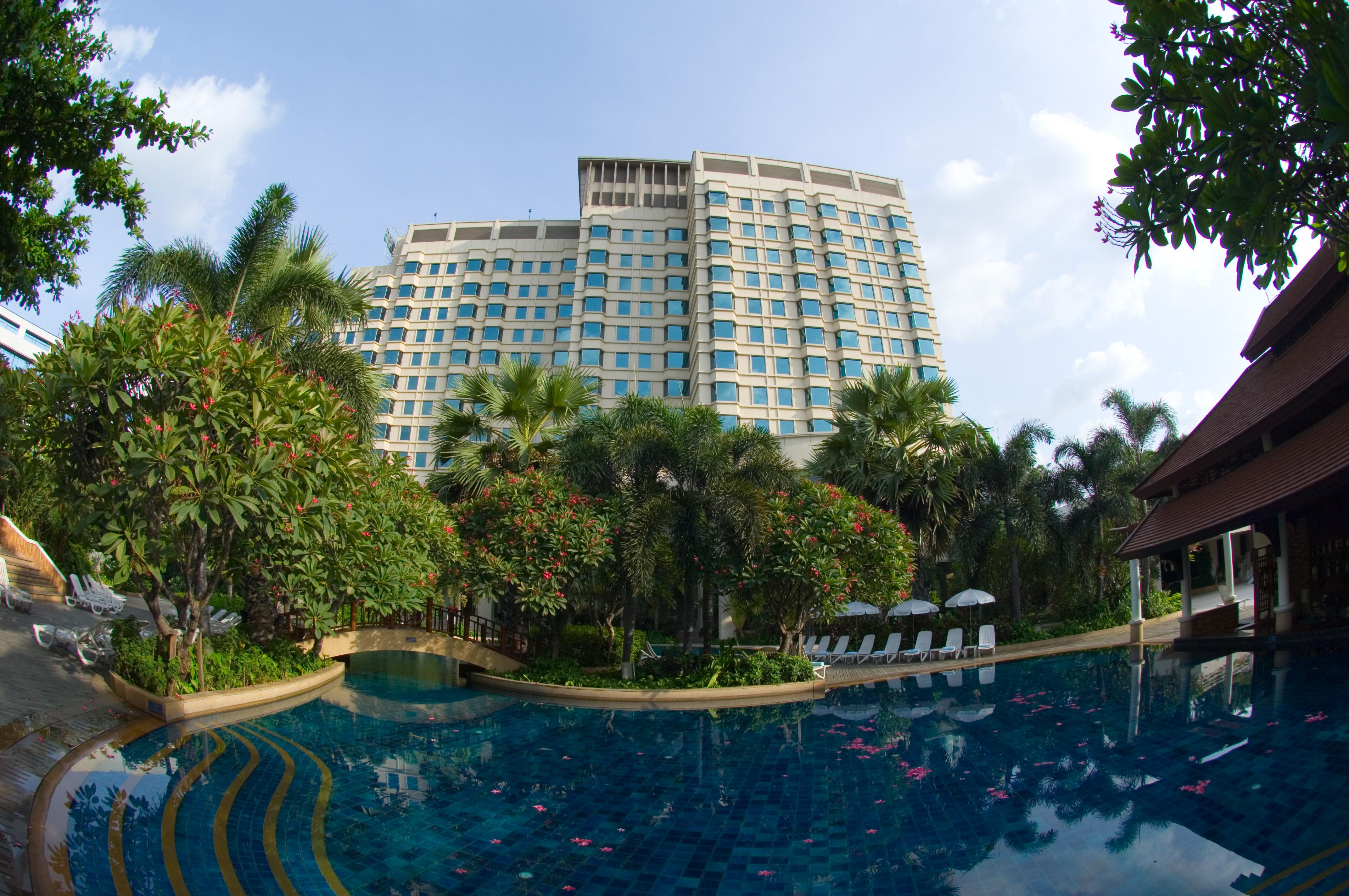 Rama Gardens Hotel Bangkok - SHA Plus Certified Bagian luar foto