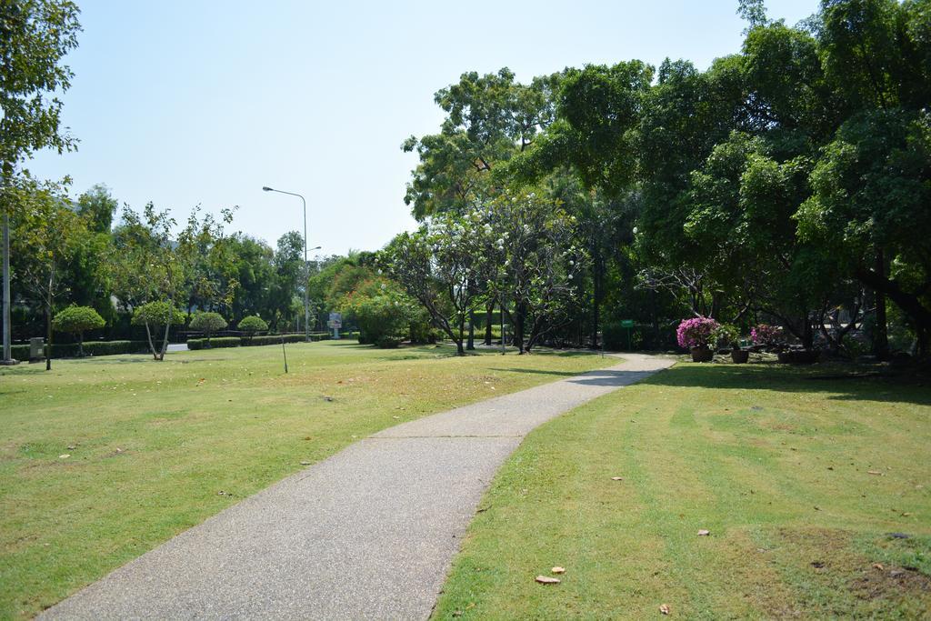 Rama Gardens Hotel Bangkok - SHA Plus Certified Bagian luar foto